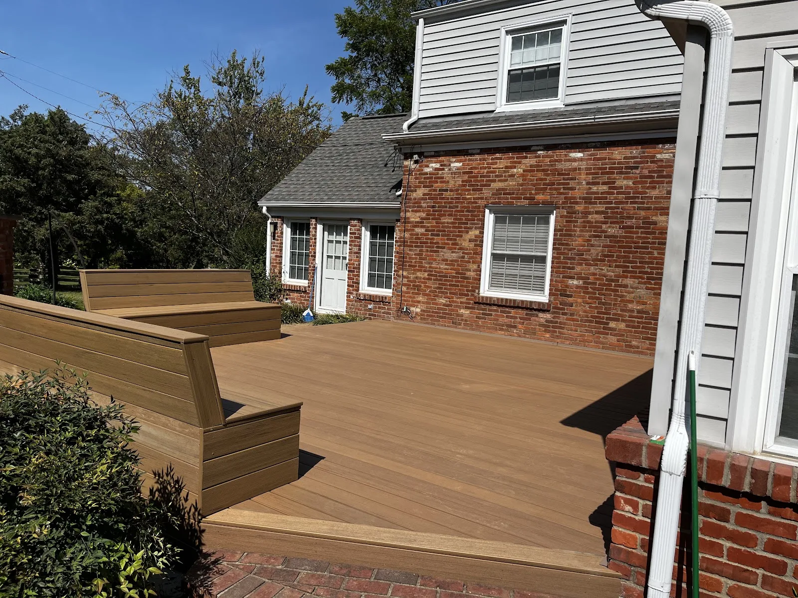 Custom composite deck with bench seating in Crestwood KY